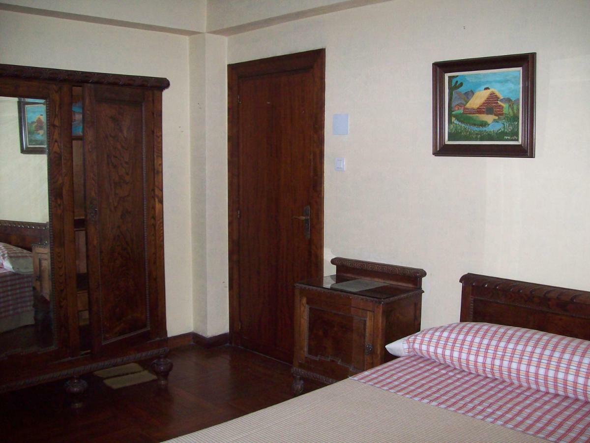 Pension Los Pinos ヒホン エクステリア 写真