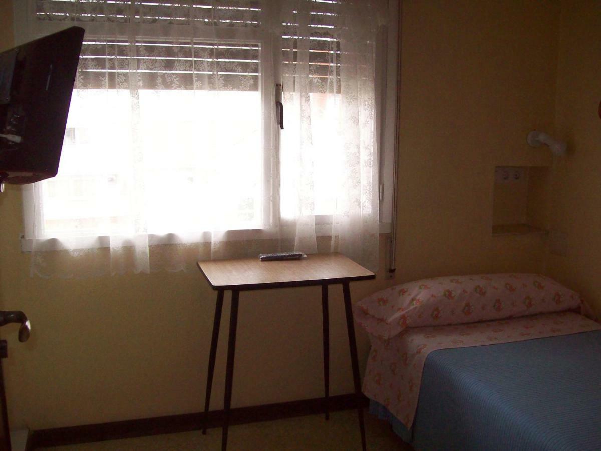 Pension Los Pinos ヒホン エクステリア 写真